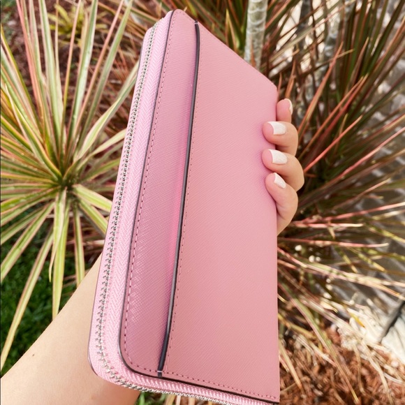 Gaby’sBags💕-NWT Kate Spade Large Wallet Pick One - Picture 8 of 8